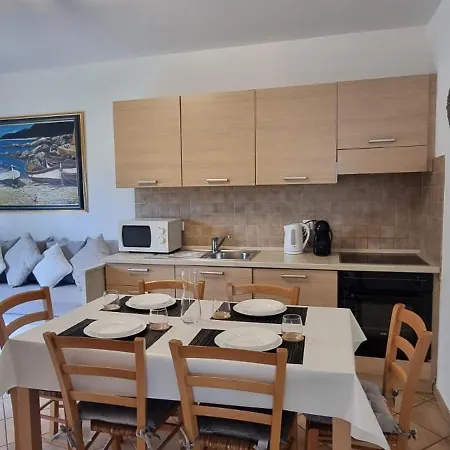 Mateo Apartment Gedici